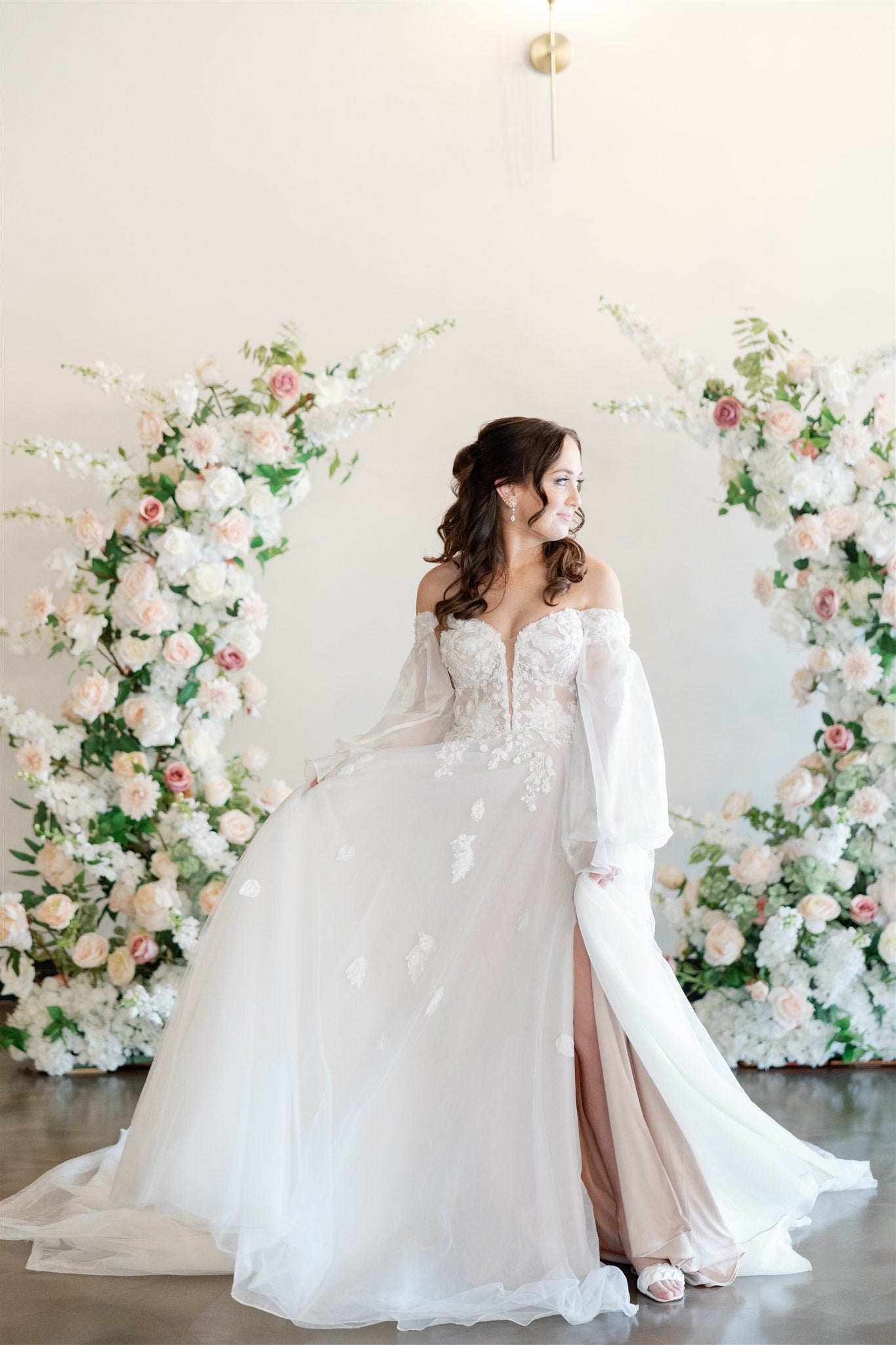 chicago wedding rentals
chicago arch rentals
chicago flower rentals
wedding flowers
wedding arch rentals
wedding arch
floral arch
chicago florist
